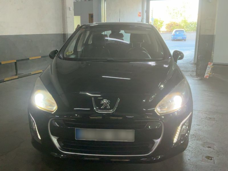 Peugeot 308 2.0 HDi Allure 2012 – снимка 14
