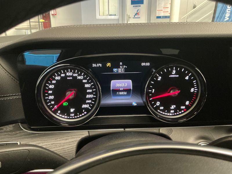 Mercedes-Benz E-Klasse E 350 d 4Matic AMG Line 2018 – снимка 18