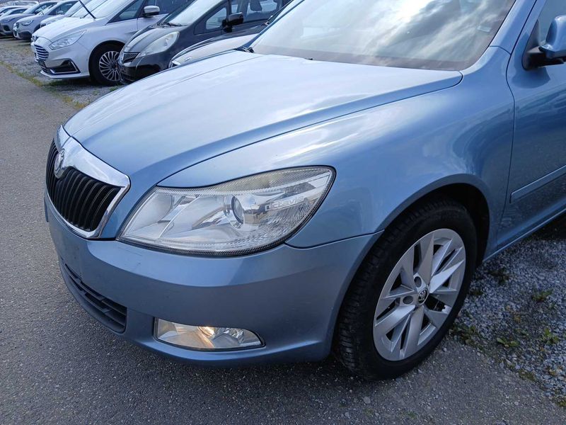Skoda Octavia 1.6 TDI Ambiente 2010 – снимка 2