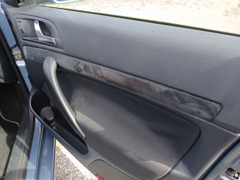 Skoda Octavia 1.6 TDI Ambiente 2010 – снимка 20