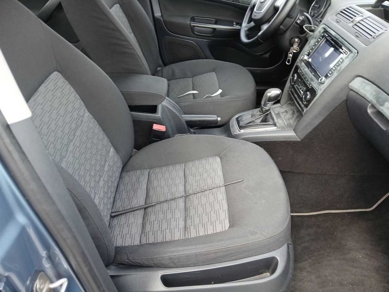 Skoda Octavia 1.6 TDI Ambiente 2010 – снимка 10