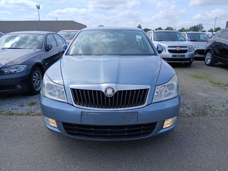 Skoda Octavia 1.6 TDI Ambiente 2010 – снимка 7