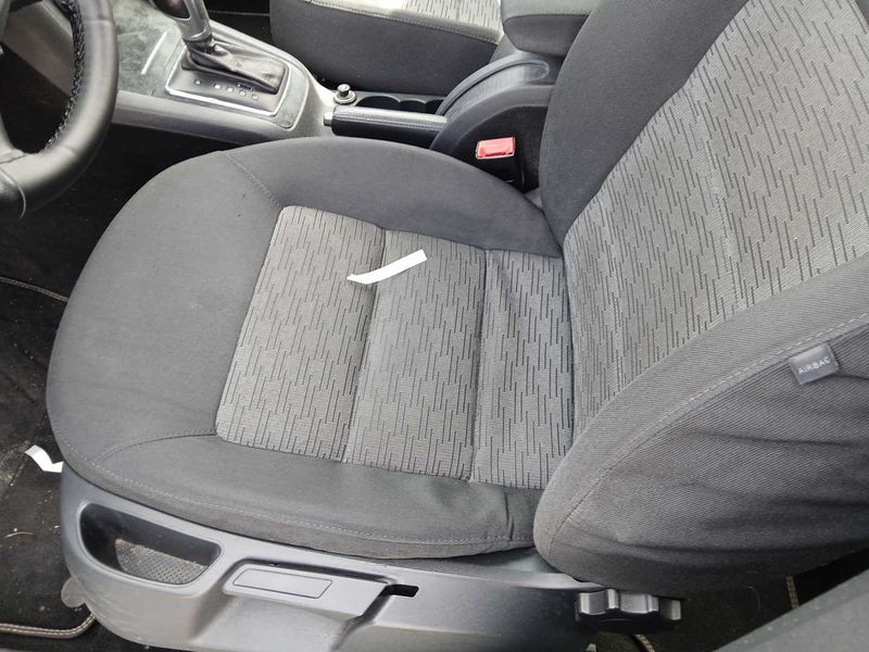 Skoda Octavia 1.6 TDI Ambiente 2010 – снимка 16