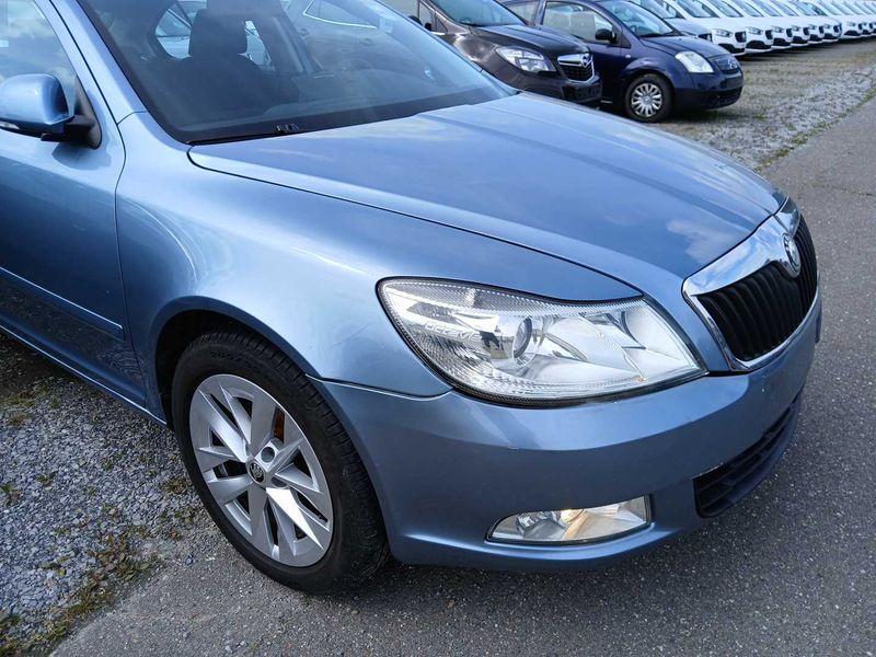 Skoda Octavia 1.6 TDI Ambiente 2010 – снимка 6