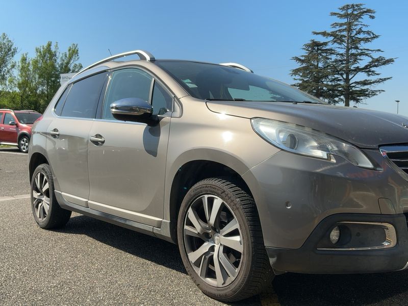 Peugeot 2008 1.2 PureTech Allure 2015 – снимка 12