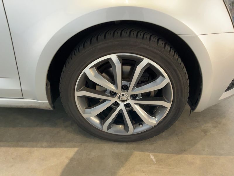 Skoda Octavia 2.0 TDI Drive 2017 – снимка 11