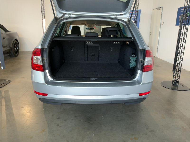 Skoda Octavia 2.0 TDI Drive 2017 – снимка 15