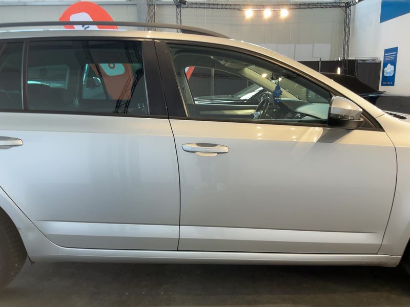 Skoda Octavia 2.0 TDI Drive 2017 – снимка 10
