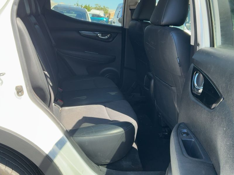 Nissan Qashqai 1.6 N-Connecta 2017 – снимка 19