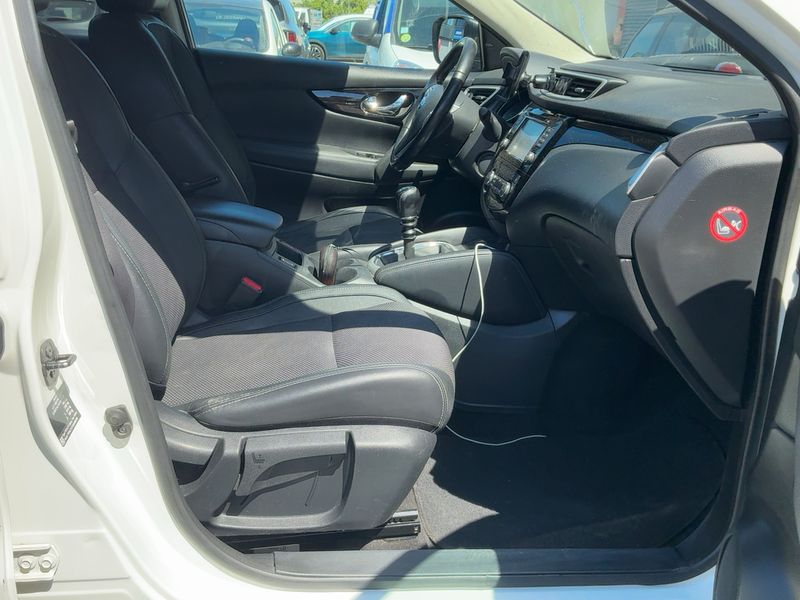 Nissan Qashqai 1.6 N-Connecta 2017 – снимка 16