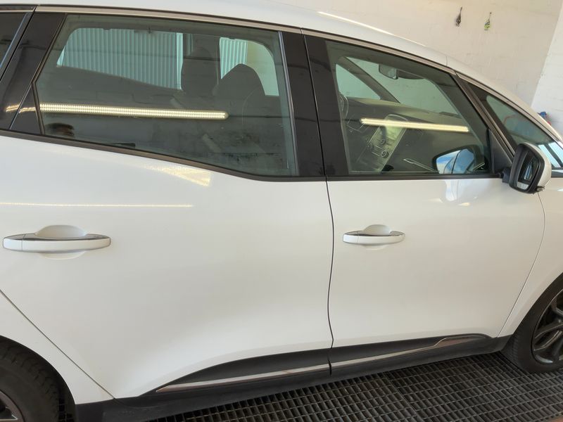 Renault Scenic 1.6 dCi Energy Intens 2018 – снимка 10