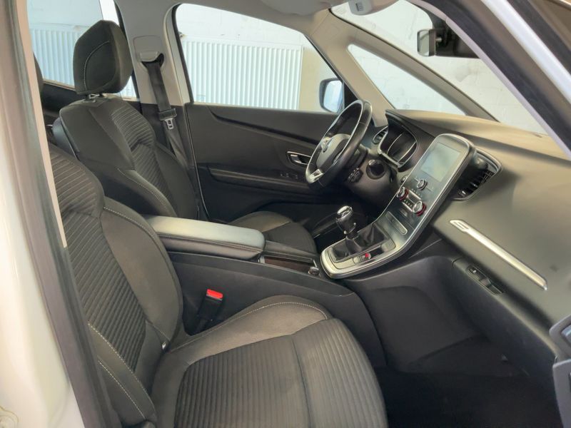 Renault Scenic 1.6 dCi Energy Intens 2018 – снимка 16