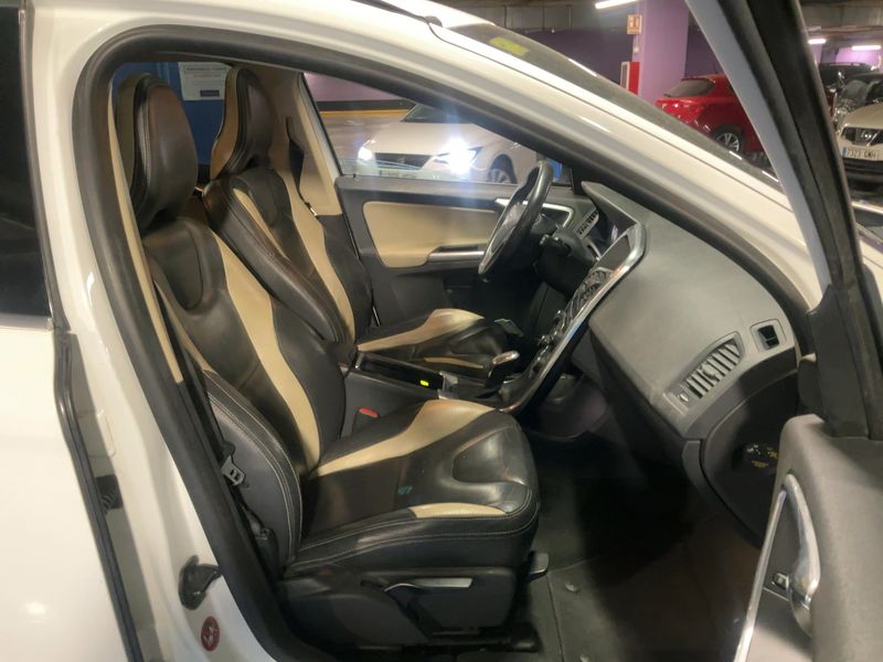 Volvo XC60 2.4 D5 R-Design AWD 2012 – снимка 16