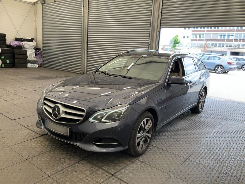 Mercedes-Benz E-Klasse E 350 CDI T 4Matic BlueTEC Avantgarde 2015 – снимка 1
