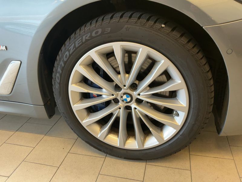 BMW 5er 530d Mild-Hybrid xDrive M Sport 2022 – снимка 11