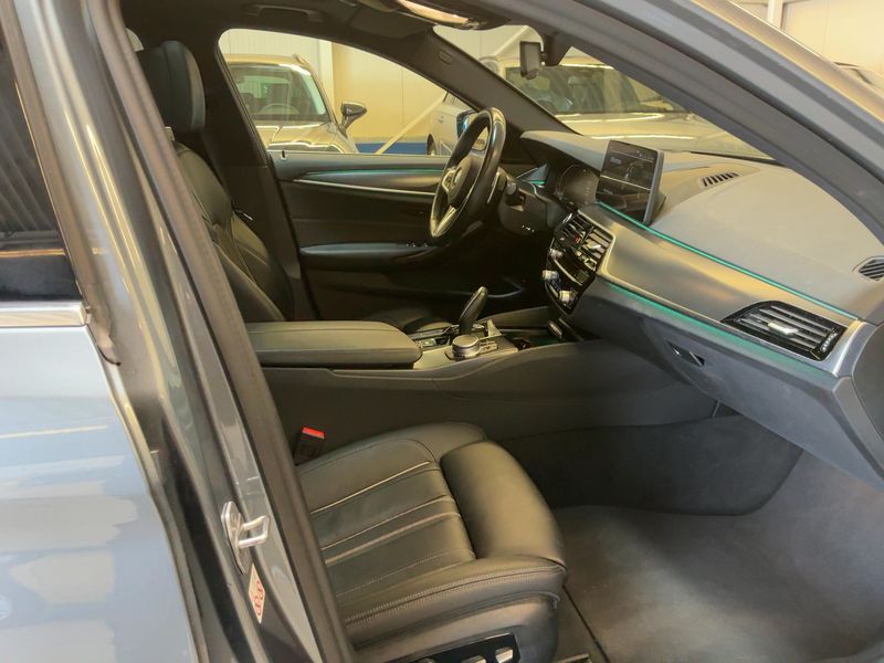 BMW 5er 530d Mild-Hybrid xDrive M Sport 2022 – снимка 17