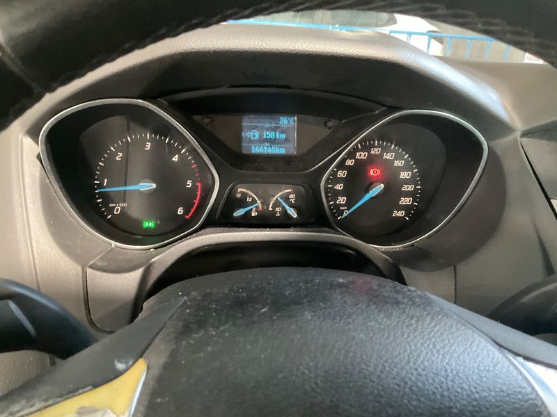 Ford Focus 1.6 TDCi Trend 2011 – снимка 18