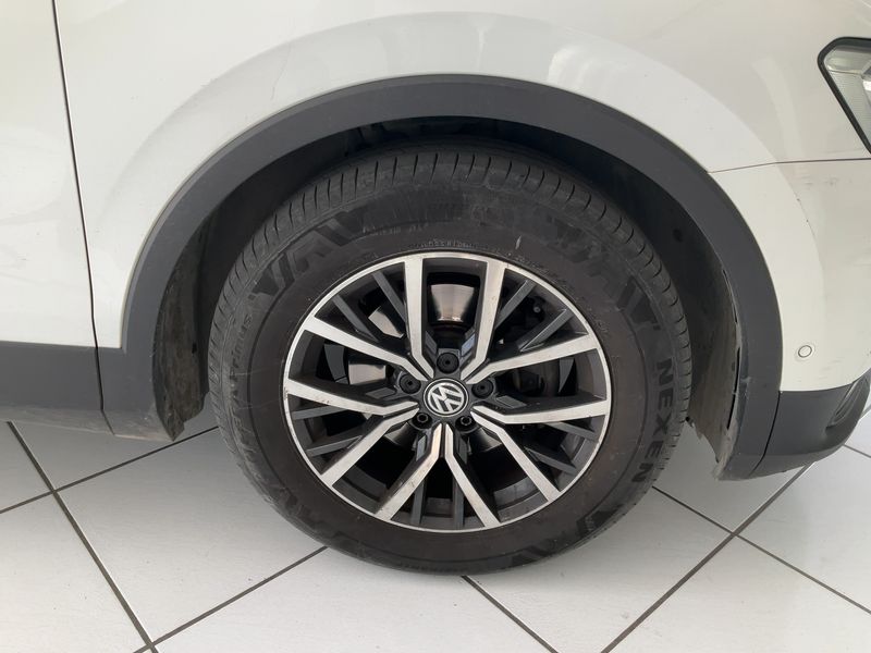 Volkswagen Tiguan 1.6 TDI Business BlueMotion Tech 2018 – снимка 11