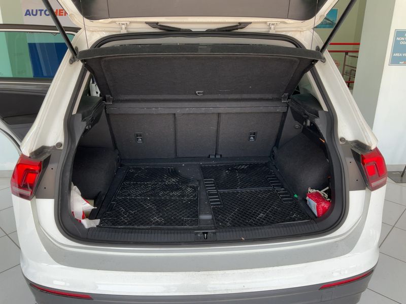 Volkswagen Tiguan 1.6 TDI Business BlueMotion Tech 2018 – снимка 15