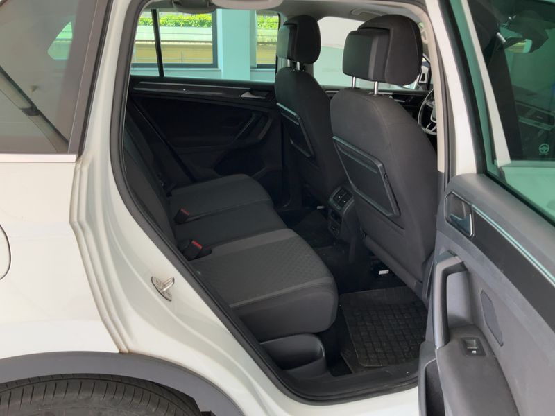 Volkswagen Tiguan 1.6 TDI Business BlueMotion Tech 2018 – снимка 19