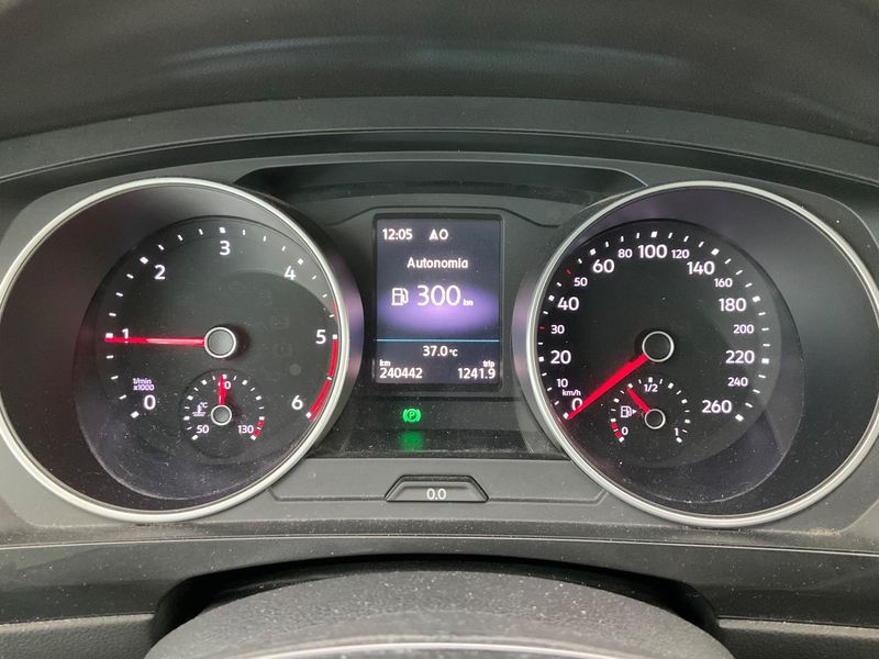 Volkswagen Tiguan 1.6 TDI Business BlueMotion Tech 2018 – снимка 18