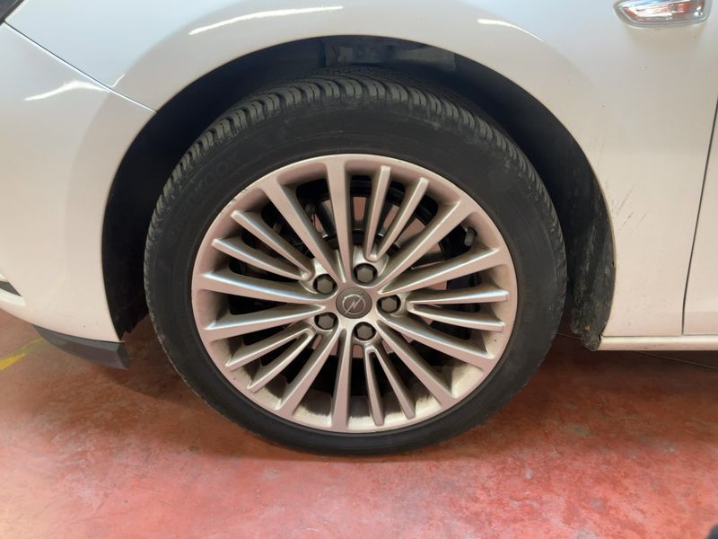 Opel Astra 1.6 CDTI DPF Innovation 2015 – снимка 17