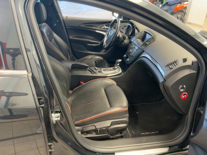 Opel Insignia Sports Tourer 2.0 CDTI Biturbo Sport 4x4 2012 – снимка 17