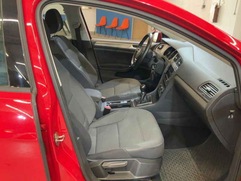 Volkswagen Golf VII 1.2 TSI Comfortline BlueMotion Tech 2015 – снимка 17