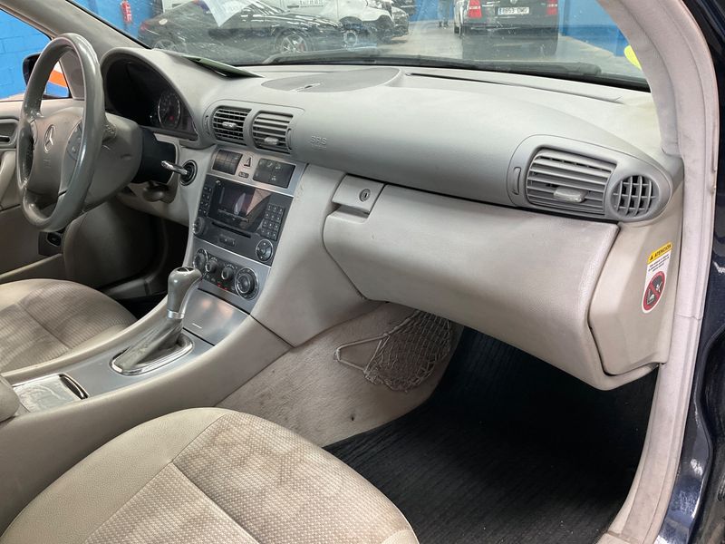 Mercedes-Benz C-Klasse C 220 CDI Avantgarde 2006 – снимка 29