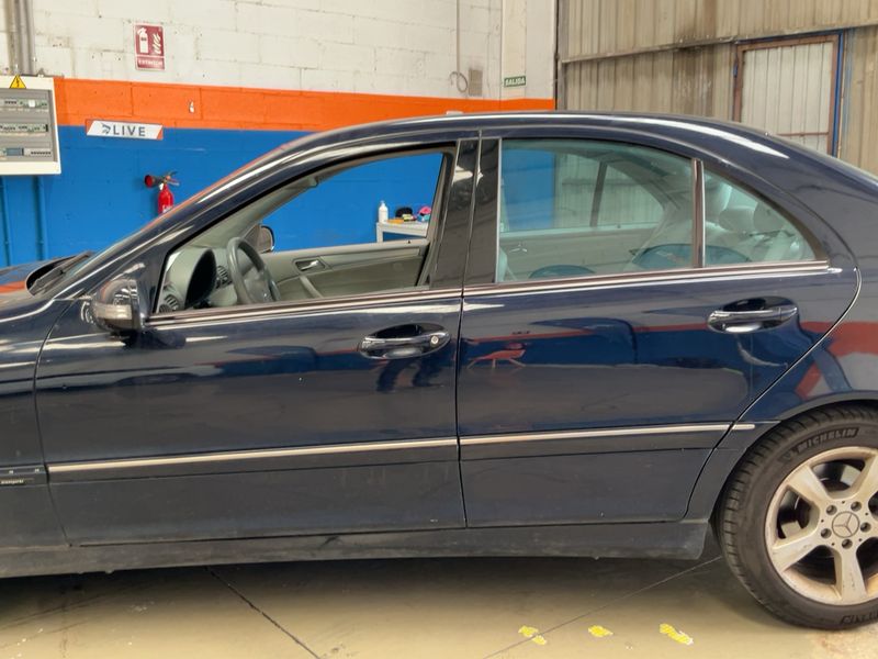 Mercedes-Benz C-Klasse C 220 CDI Avantgarde 2006 – снимка 4