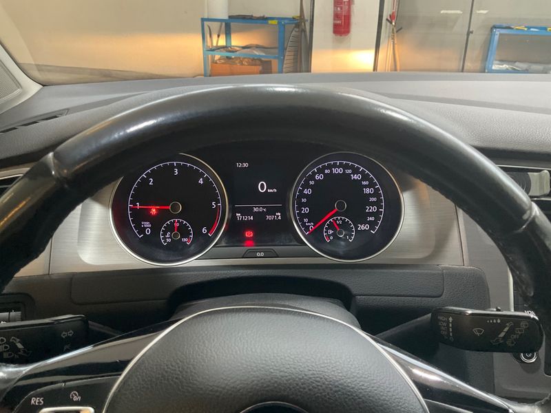 Volkswagen Golf VII 1.6 TDI Business BlueMotion Tech 2016 – снимка 18