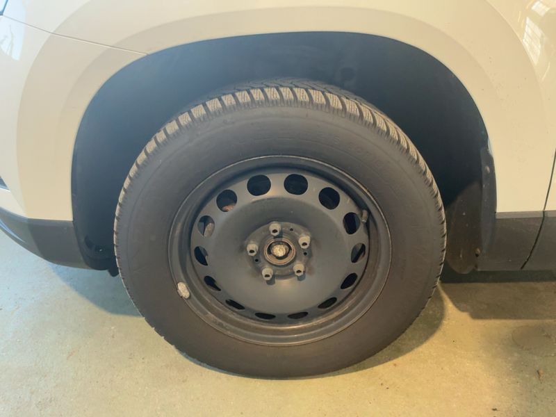 Skoda Karoq 1.5 TSI ACT Ambition 2022 – снимка 3