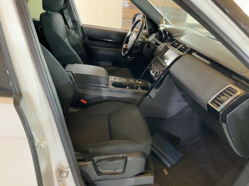 Land Rover Discovery 5 2.0 TD Sd4 SD4 SE 2018 – снимка 16