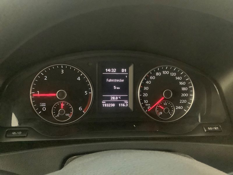 Volkswagen T5 Caravelle 2.0 TDI Comfortline 2012 – снимка 18