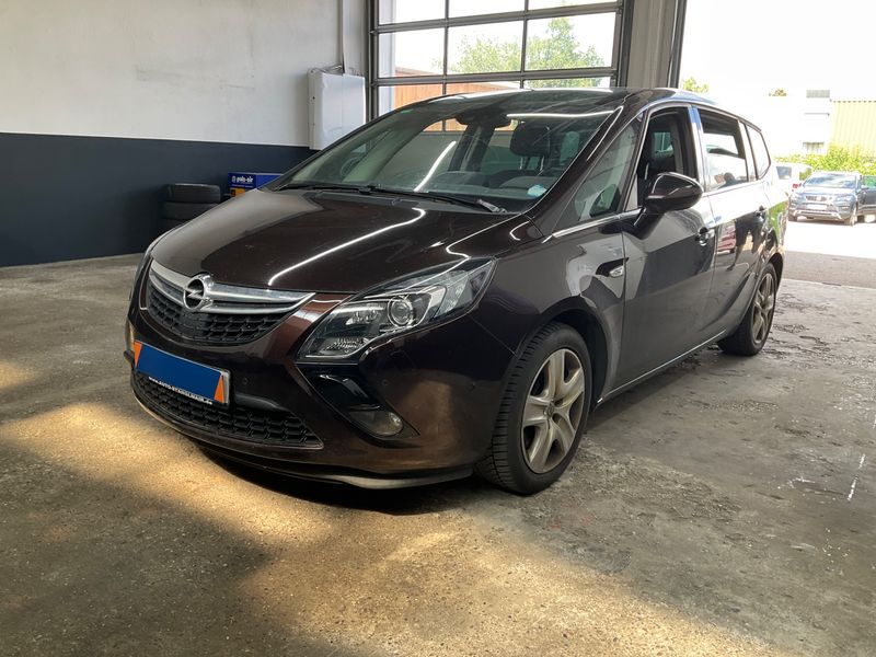 Opel Zafira Tourer 2.0 CDTI Innovation 2012 – снимка 1