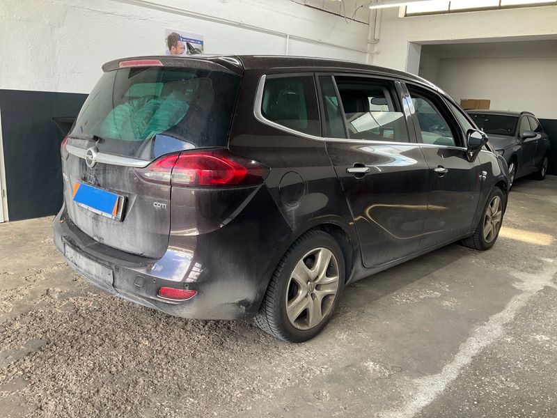 Opel Zafira Tourer 2.0 CDTI Innovation 2012 – снимка 2