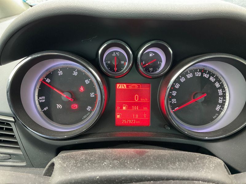 Opel Zafira Tourer 2.0 CDTI Innovation 2012 – снимка 4