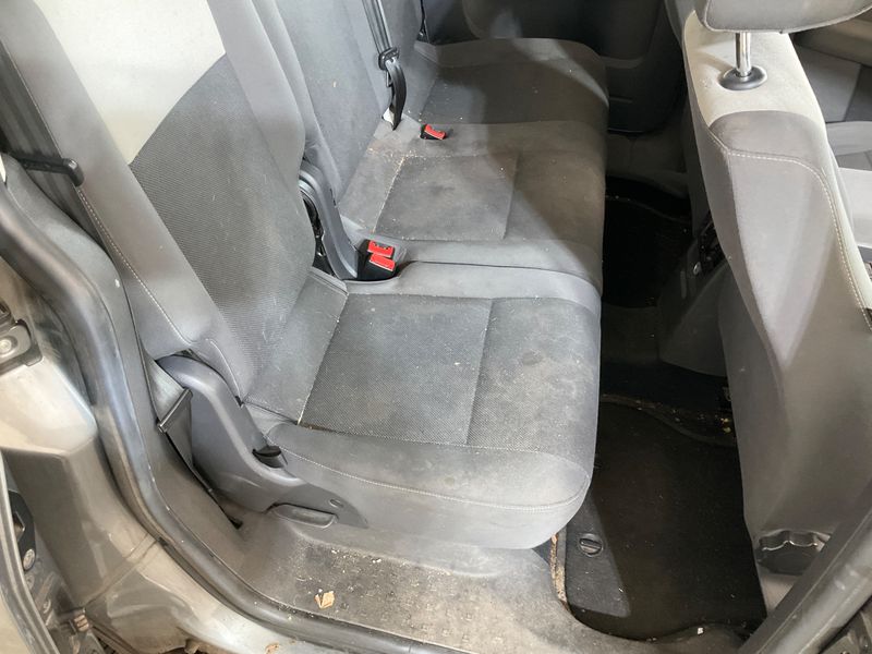 Volkswagen Caddy 1.6 TDI Trendline 2013 – снимка на щета 38