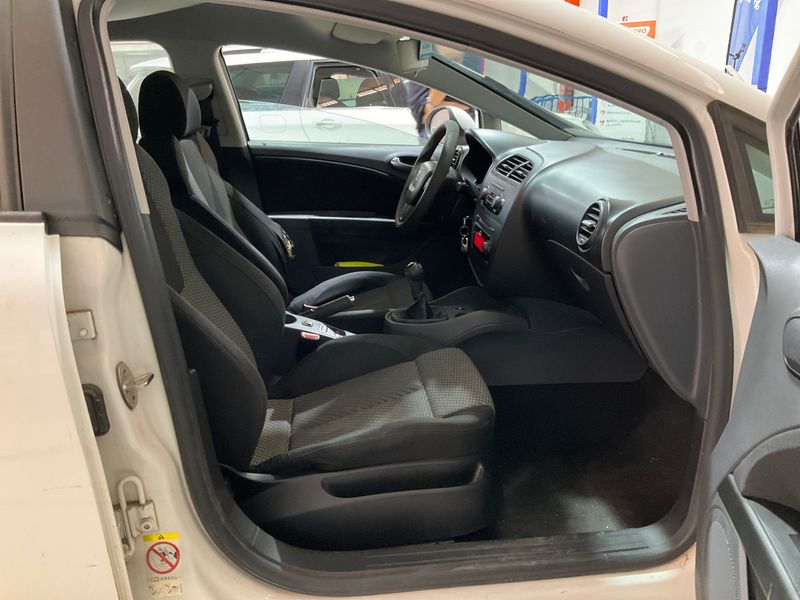 Seat Leon 1.9 TDI Reference 2010 – снимка 3
