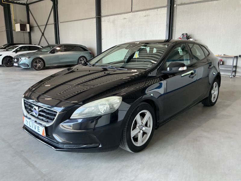 Volvo V40 1.6 D2 Kinetic 2012 – снимка 1