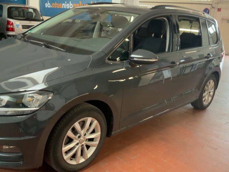 Volkswagen Touran 1.5 TSI ACT Comfortline BlueMotion Tech 2019 – снимка 2