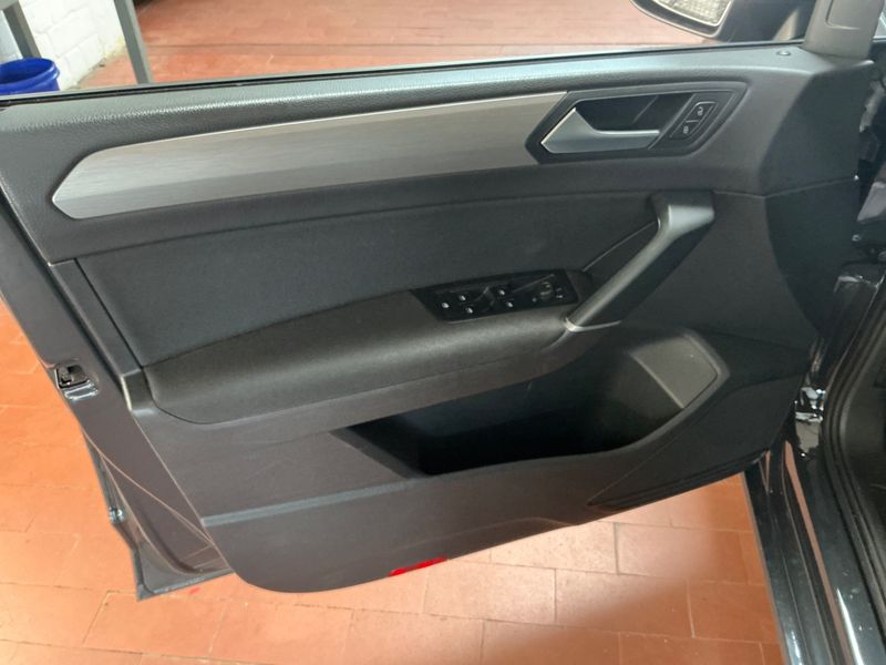 Volkswagen Touran 1.5 TSI ACT Comfortline BlueMotion Tech 2019 – снимка 24
