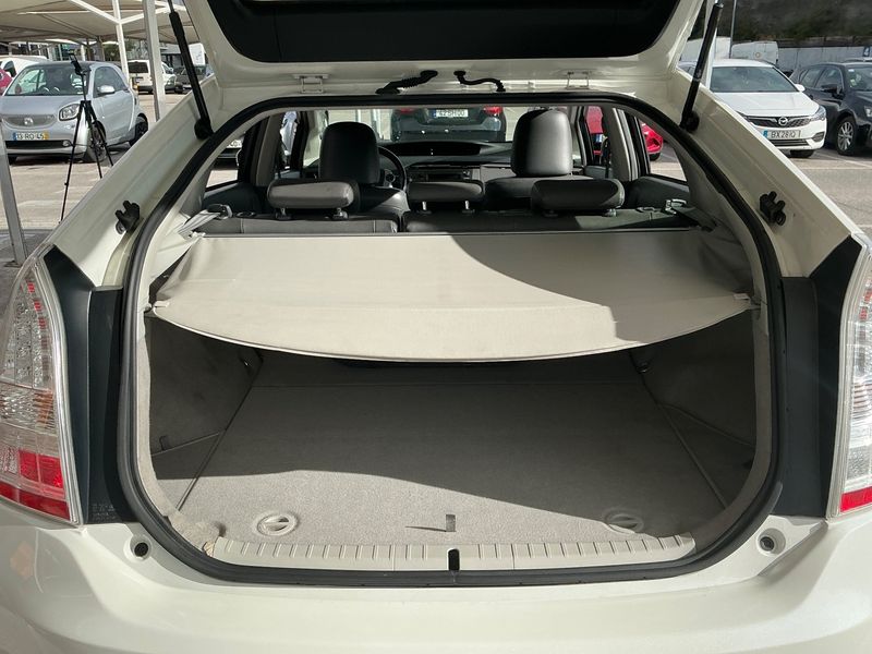 Toyota Prius 1.8 Executive 2012 – снимка 15