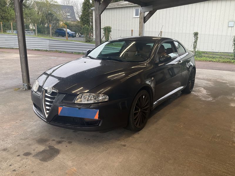 Alfa Romeo Alfa GT 2.0 JTS Progression 2004 – снимка 1