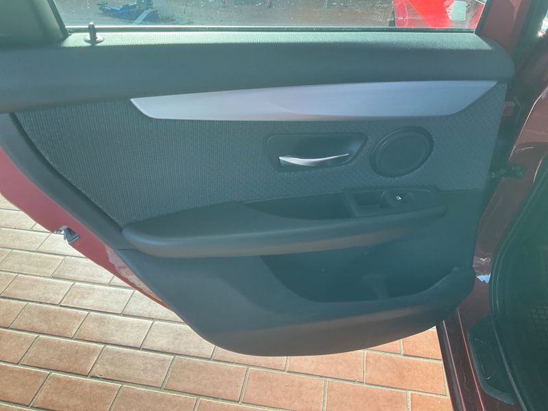 BMW 2er 220i Active Tourer 2015 – снимка 40