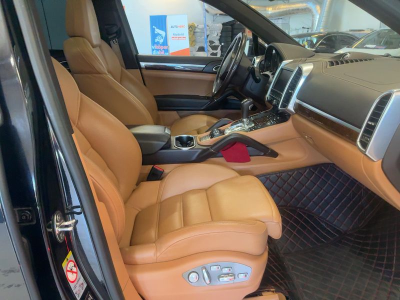 Porsche Cayenne S Diesel 2013 – снимка 17