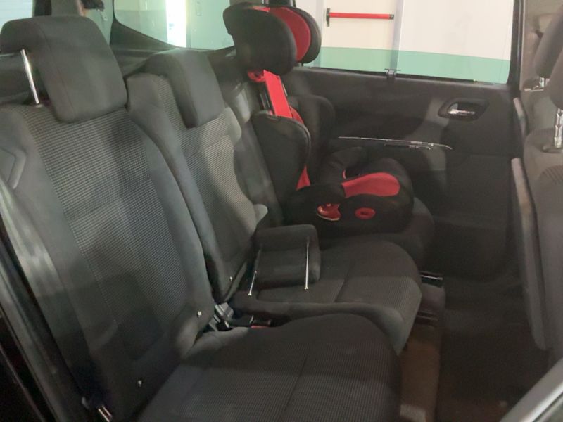 Peugeot 5008 1.6 Blue-HDi Allure 2015 – снимка 19