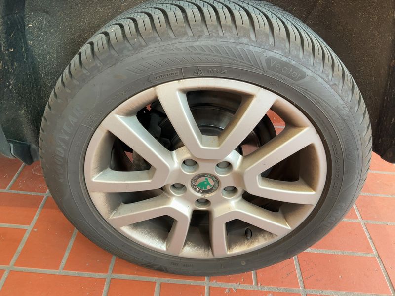 Skoda Yeti 1.2 TSI Ambition Plus Edition 2013 – снимка 5