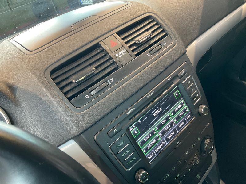 Skoda Yeti 1.2 TSI Ambition Plus Edition 2013 – снимка 41