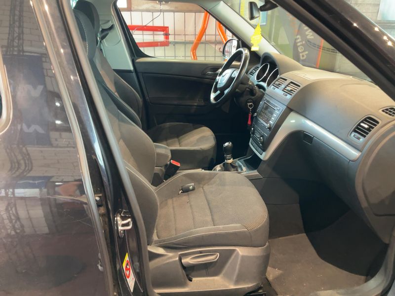 Skoda Yeti 1.2 TSI Ambition Plus Edition 2013 – снимка 16